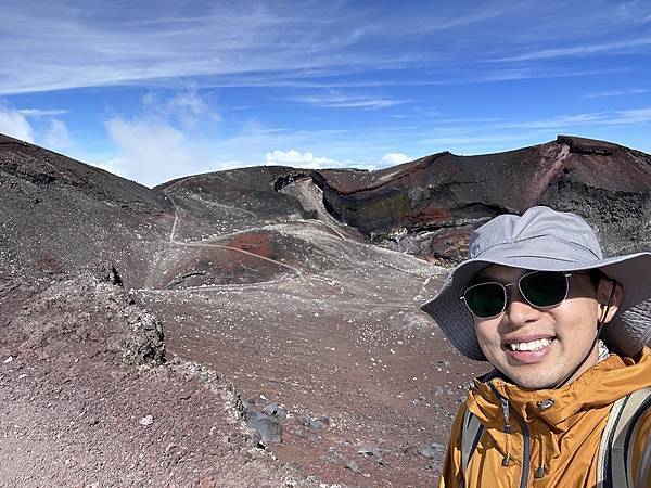 富士山 火山口自拍.jpeg