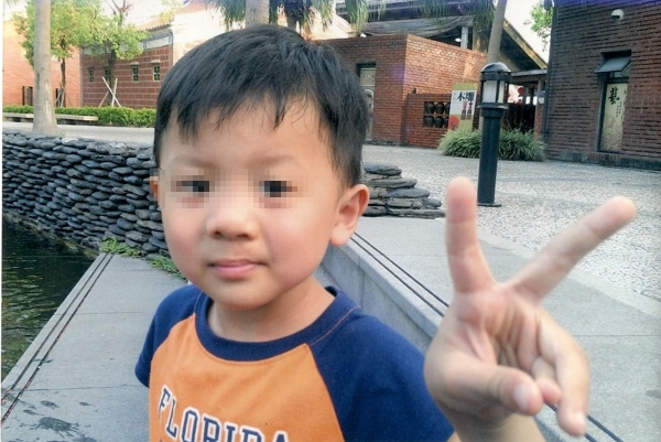 600_唇顎裂孩子的生命值得你關心:四歲時的懷睿已經是個人見人愛的小帥哥,經常跟著爸媽擔任志工,幫助其他脣顎裂小朋友順利來到這個世界上。.jpg 600_唇顎裂孩子的生命值得你關心:四歲時的懷睿已經是個人見人愛的小帥哥,經常跟著爸媽擔任志工,幫助其他脣顎裂小朋友順利來到這個世界上。.jpg