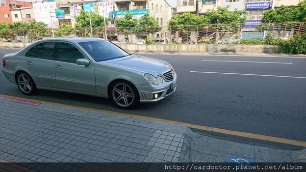 BENZ賓士汽車2004 E200K三義中古車估價實例，BENZ賓士中古車行情及車輛介紹。