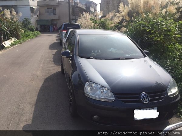  VW福斯汽車2006 GOLF 1.6汽油車款苗栗市中古車線上估價實例，VW福斯汽車中古車行情及車輛介紹。