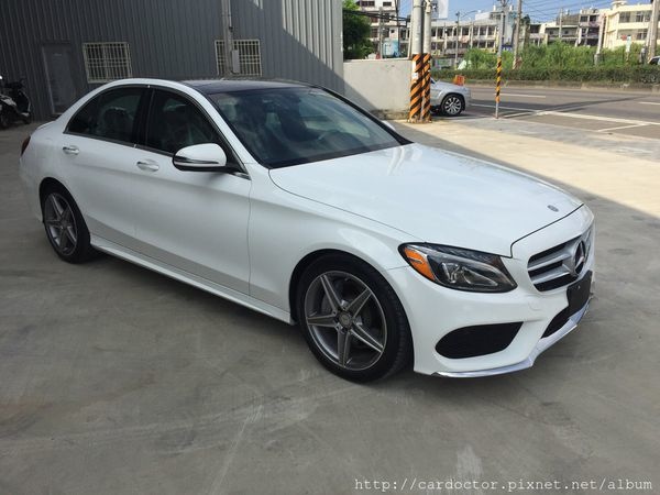 2018最新賓士W205 Benz C300 外匯車買賣 - 數十台各種年份顏色配備價格可供選購，價格約130-160萬，要買要快。買賣賓士W205 C300外匯車推薦建議LA桃園車庫。