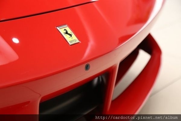 美規外匯車 法拉利Ferrari 488 GTB V8 詳細介紹，美規外匯車 法拉利Ferrari 488 GTB V8開箱分享，美規外匯車 法拉利Ferrari 488 GTB V8評價分享。買賣外匯車推薦建議LA桃園車庫，買賣中古車估價推薦建議請找LA桃園車庫。