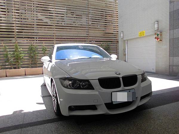 2008 BMW E90 323 台中市中古車估價實例，BMW中古車行情及車輛介紹。