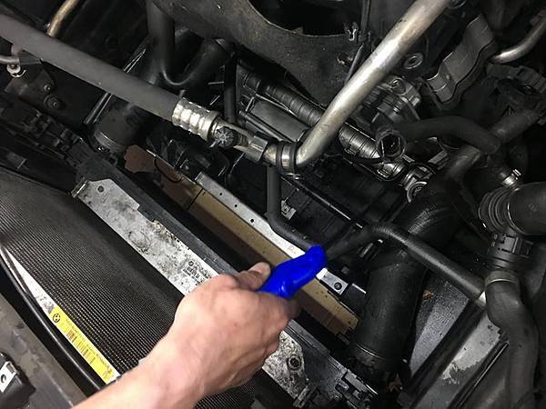 BMW進口車保養廠推薦泳輪汽車維修廠 BMW進口車保養廠推薦泳輪汽車維修廠