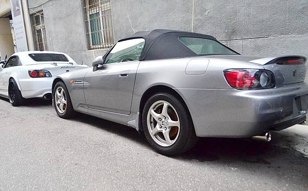 S2000-2.JPG