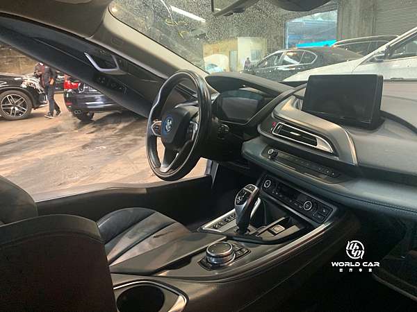 21買一部bmw I8 Coupe外匯車代購流程 規格 配備 油耗 價格介紹 Bmw I8二手車價格 Wcm世界車業 外匯車商 外匯車 代辦 台灣二手車代標 痞客邦