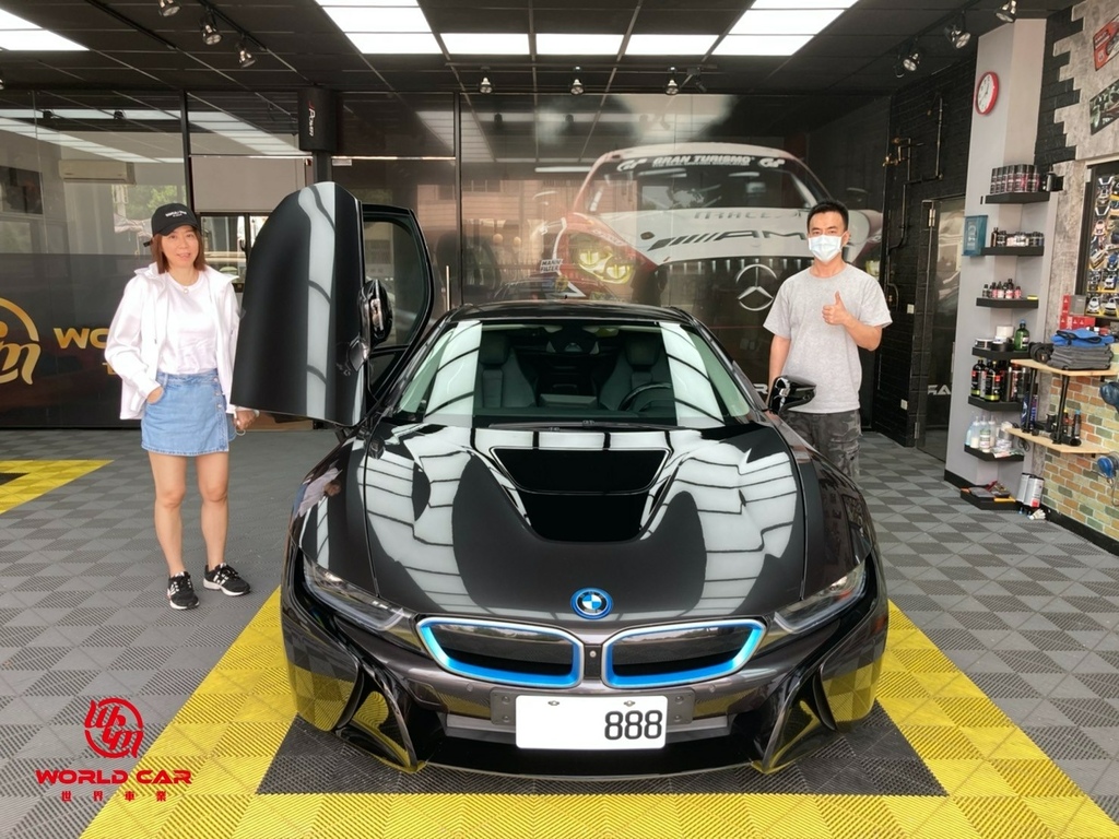 2021買一部BMW I8 Coupe外匯車代購流程、規格、配備、油耗、價格介紹。BMW i8二手車價格。