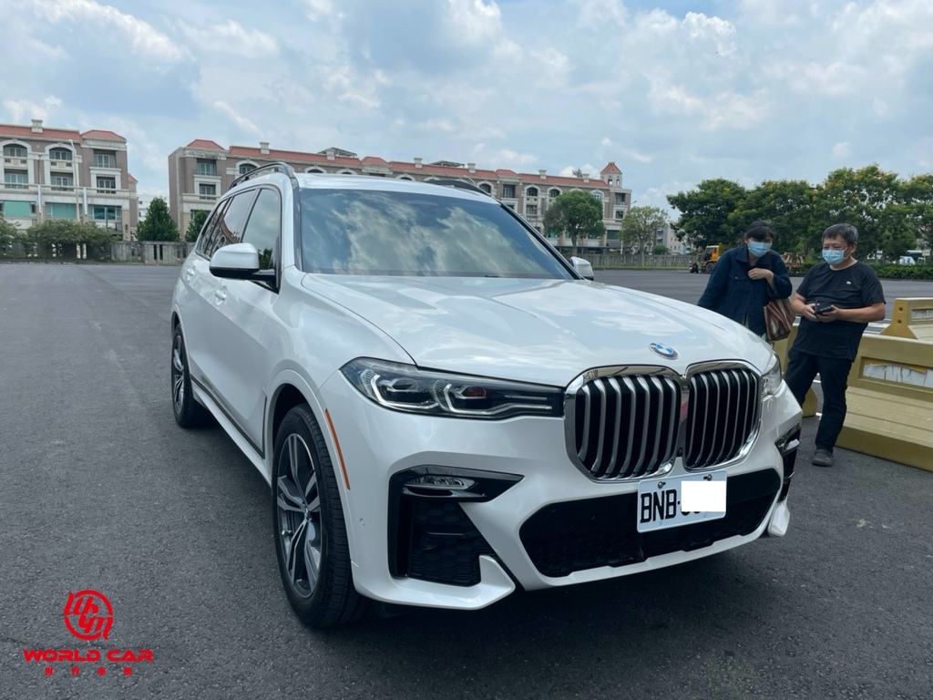 2021年買一部BMW X7-40i外匯車價格、規格、配備、油耗介紹。2019 BMW X7-40i二手車價位。