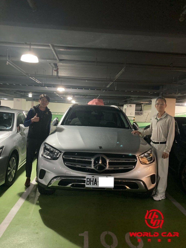 2021年買一部M-Benz GLC300外匯車價格、規格、配備、油耗介紹。改款後2020賓士GLC300二手車價格。 2021年買一部M-Benz GLC300外匯車價格、規格、配備、油耗介紹。改款後2020賓士GLC300二手車價格。