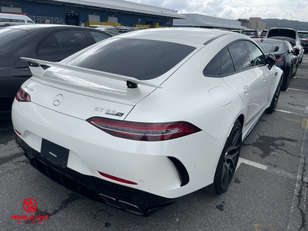 2023年購買賓士AMG GT63S外匯車回台，代購賓士GT63S中古車推薦世界車業。