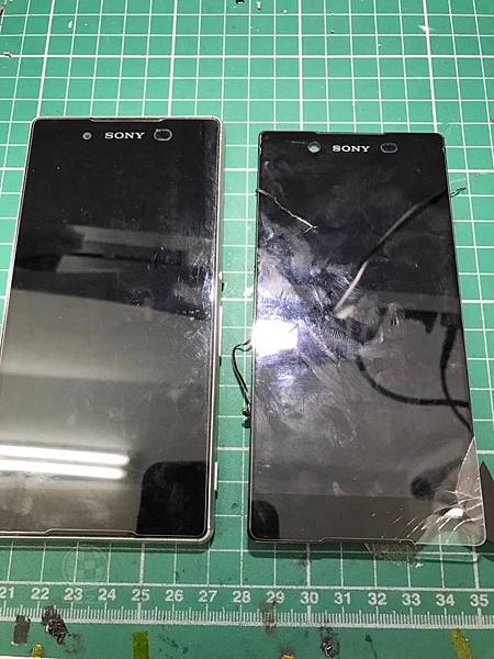 Z3+面板破裂 Z3+面板破裂