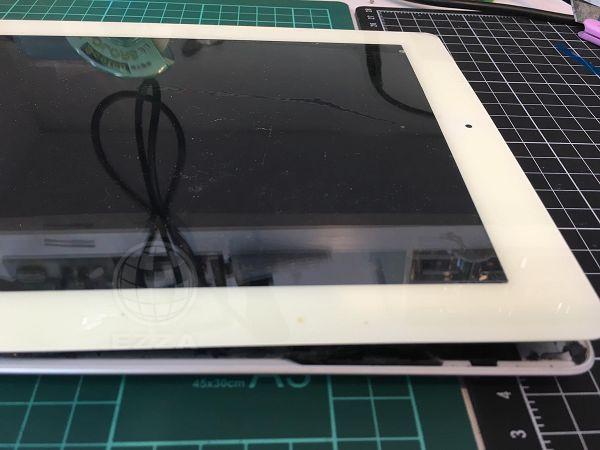 ipad4電池膨脹 (2).jpg ipad4電池膨脹 (2).jpg