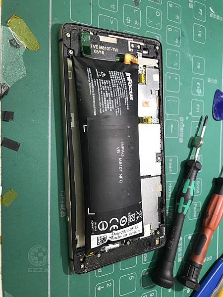 M810電池膨脹.jpg M810電池膨脹.jpg