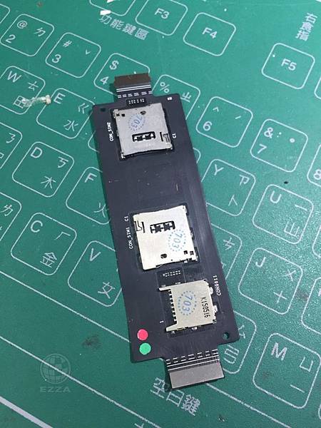 Z00AD換SIM卡座 (1).jpg Z00AD換SIM卡座 (1).jpg