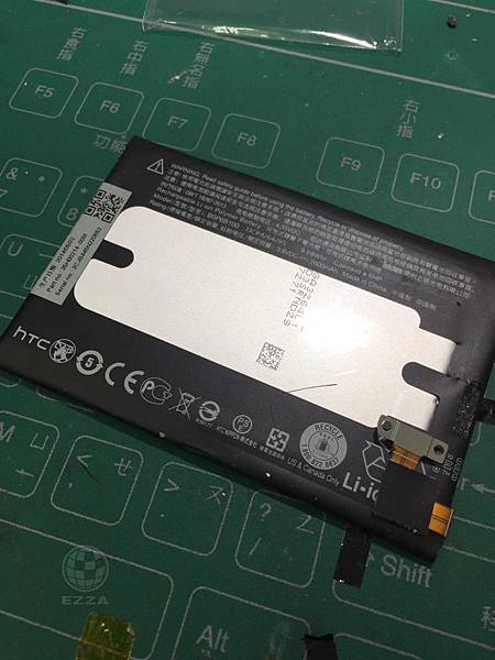 M8更換電池_(1).jpg M8更換電池_(1).jpg