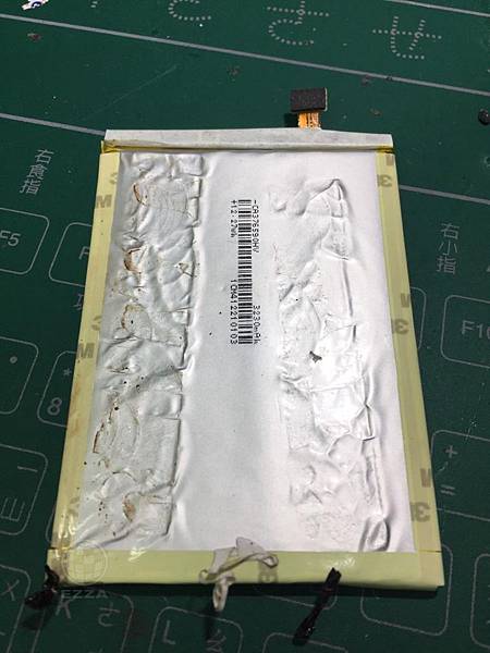 ZF6更換電池.jpg ZF6更換電池.jpg