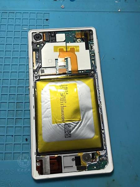 SONY Z2電池膨脹(2) (1).jpg SONY Z2電池膨脹(2) (1).jpg