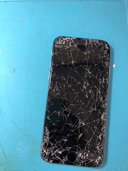 IPHONE6被車輾過了.jpg