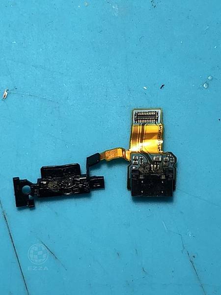 SONY X充電孔燒焦.jpg SONY X充電孔燒焦.jpg
