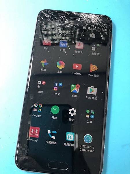 HTC U PLAY摔破頭(1).jpg HTC U PLAY摔破頭(1).jpg