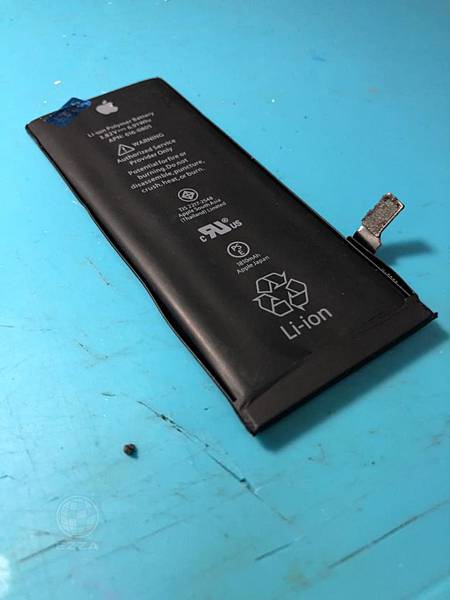 IPHONE6再次換電池 (1).jpg IPHONE6再次換電池 (1).jpg