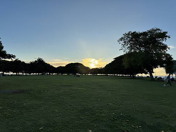 海岸散步：waikiki beach ~ ala moana