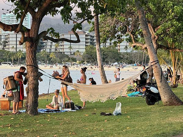 海岸散步：waikiki beach ~ ala moana