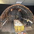 挖隧道的模型 訴說著當初工程的艱難不易