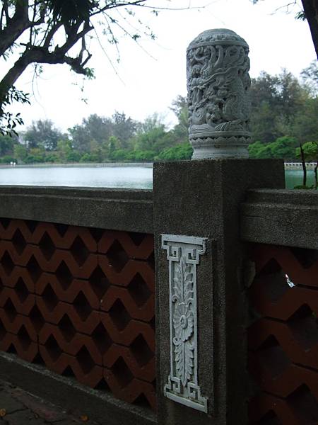 澄清湖的欄杆!於九曲橋附近