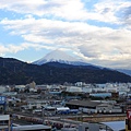 旅館頂樓驚見富士山.JPG