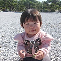 15.玩石頭.jpg