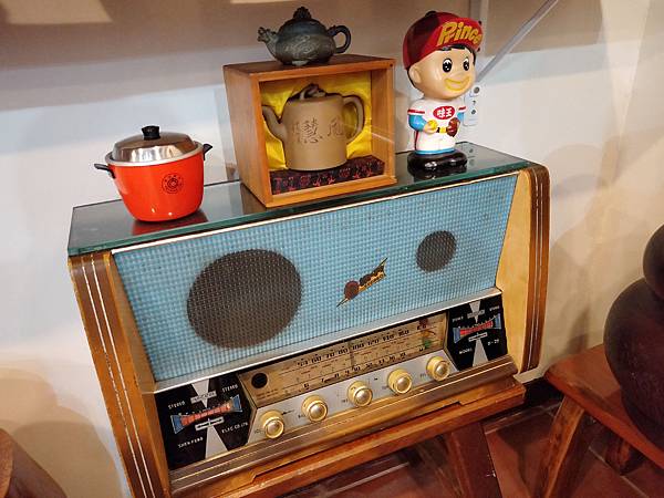 古老收音機.jpg