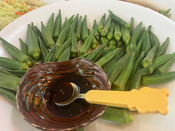 【同心緣】宜蘭火車站旁120元素食吃到飽,超高CP值健康bu 【同心緣】宜蘭火車站旁120元素食吃到飽,超高CP值健康bu