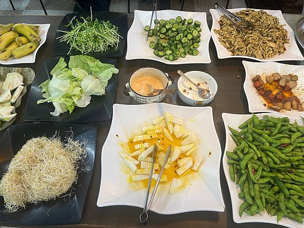 【同心緣】宜蘭火車站旁120元素食吃到飽,超高CP值健康bu 【同心緣】宜蘭火車站旁120元素食吃到飽,超高CP值健康bu