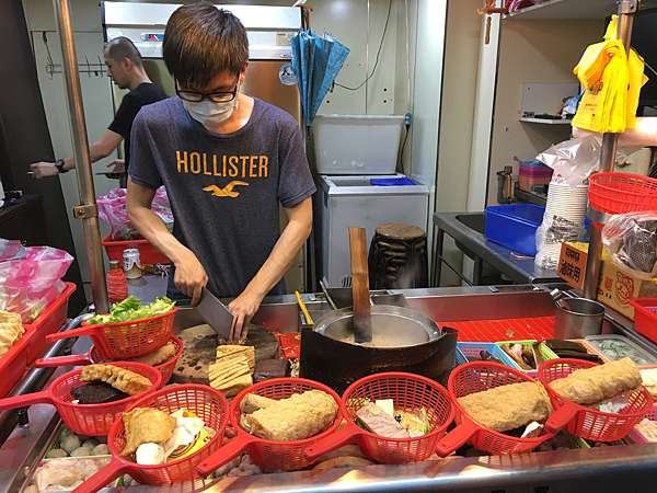 台北市內湖區 狀元香滷味 好吃到不行的人氣排隊帥哥滷味 美食過客 痞客邦