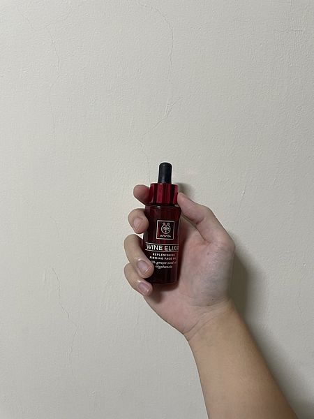 秋冬保養大公開!契爾氏淡斑精華很有感,粉底液加兩滴小紅油妝感 秋冬保養大公開!契爾氏淡斑精華很有感,粉底液加兩滴小紅油妝感