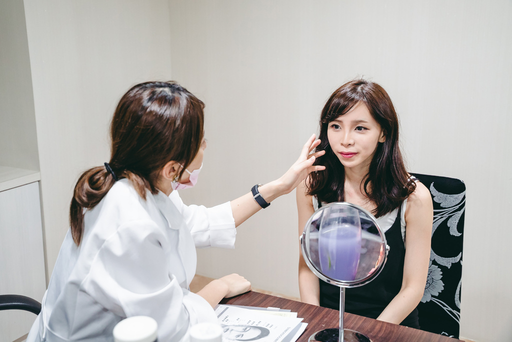 晶鑽時尚診所 蜜拉克拉提 ellanse.jpg 晶鑽時尚診所 蜜拉克拉提ellense細緻V臉及飽滿額頭 台灣最美女醫師王彥文醫師親自執行.jpg