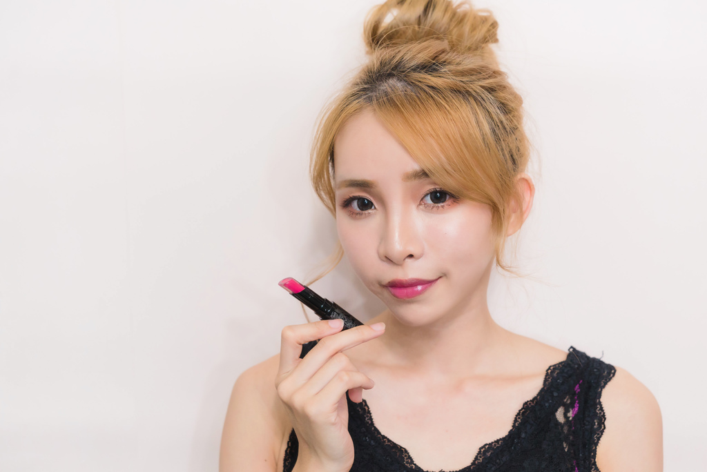 Visee果冻夹心唇膏pk864 珂荷莉2.jpg