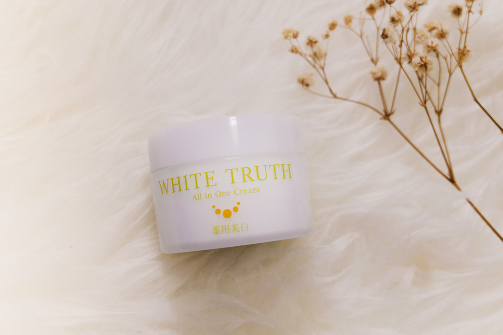 保養 All In One保養品好用嗎 White Truth光感淨透美白凝凍不浪費時間的高效率保養法 珂荷莉coralie 痞客邦