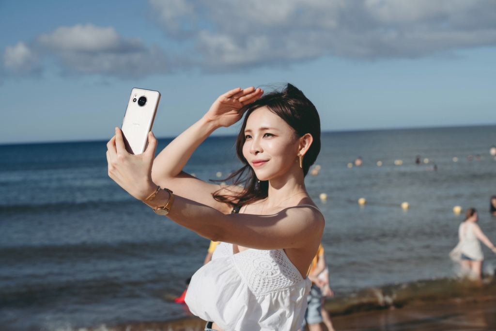 【開箱】SHARP AQUOS sense8 絕美極輕手機推 【開箱】SHARP AQUOS sense8 絕美極輕手機推