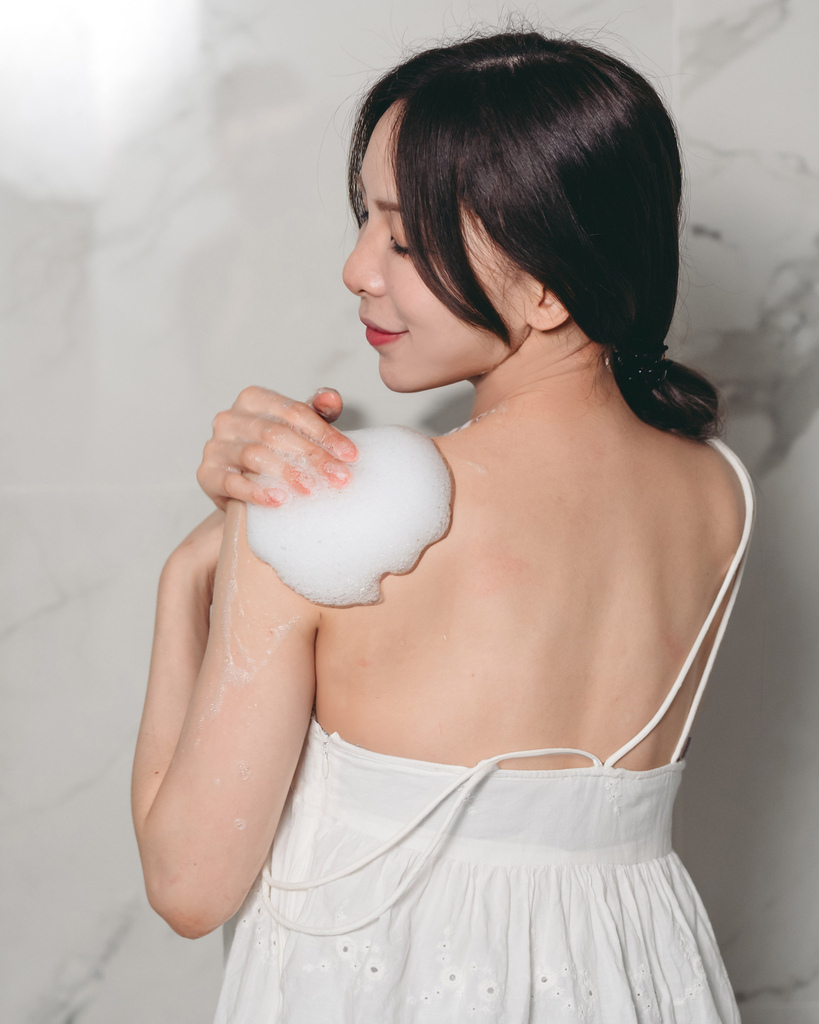 【開箱】ON THE BODY 橄欖植萃液體皂好用嗎？玫瑰滋