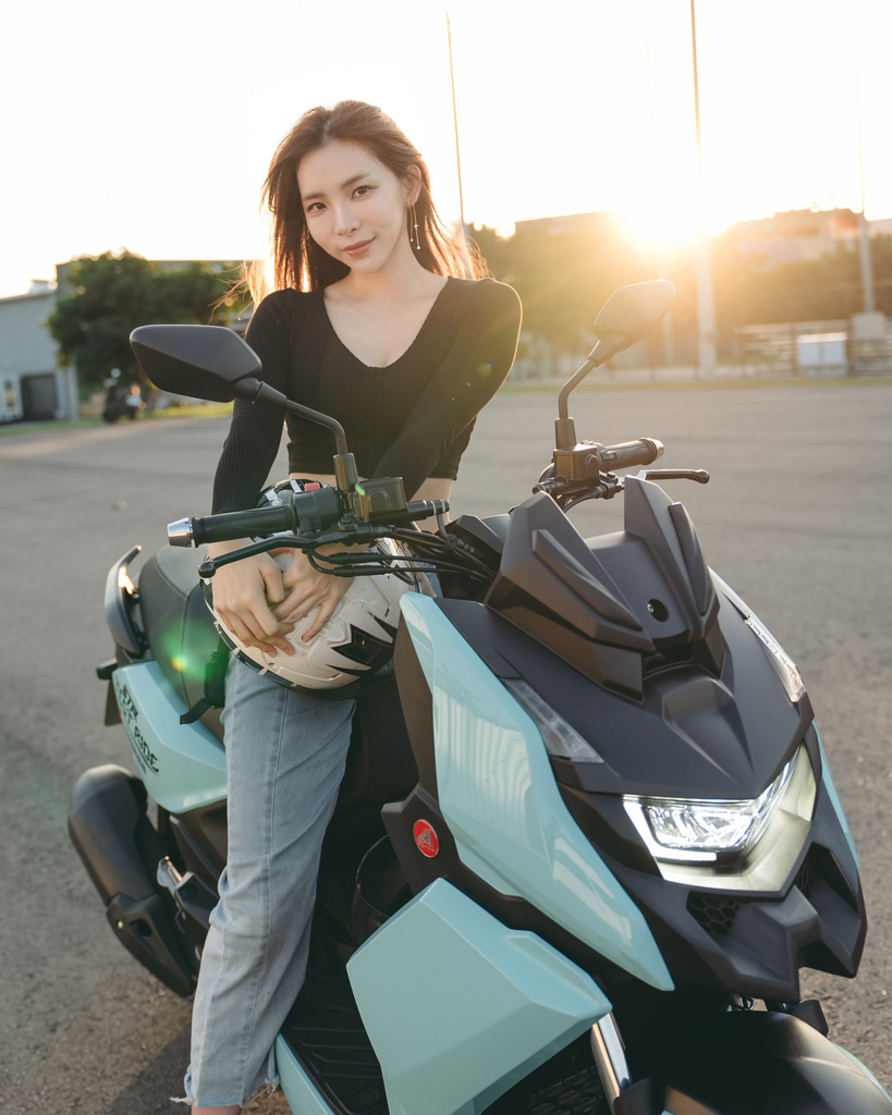 ​​【開箱】宏佳騰機車STR250評價 白牌機車之王 最佳馬