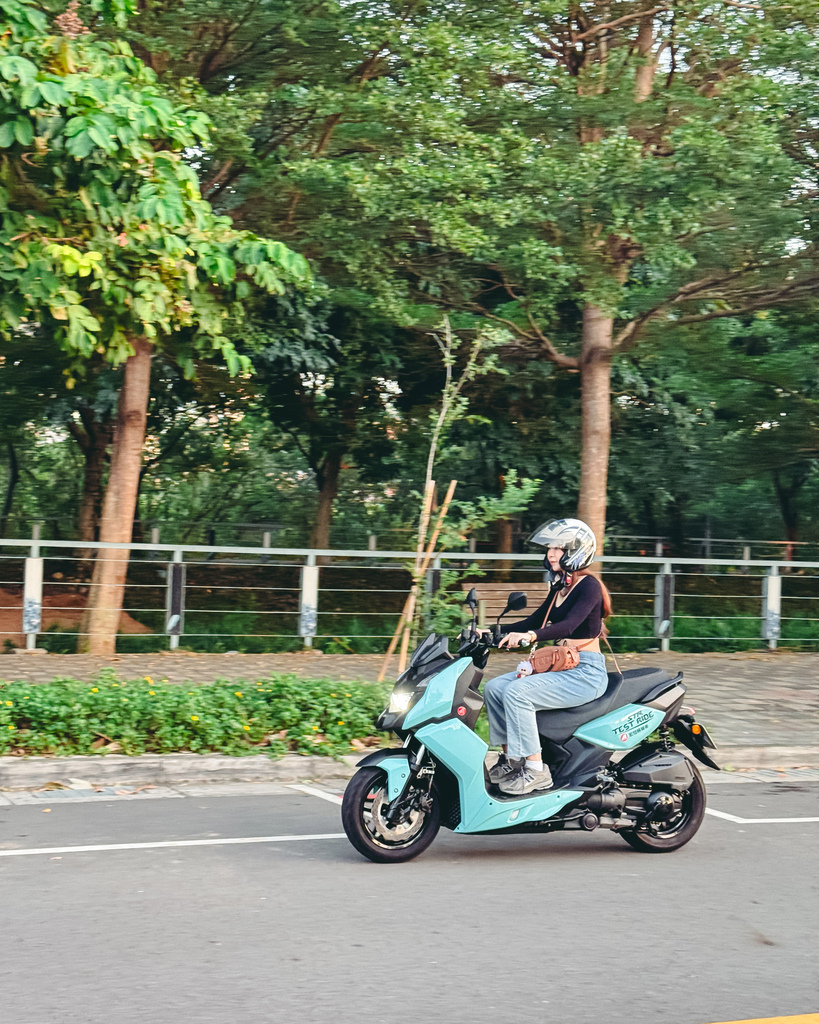 ​​【開箱】宏佳騰機車STR250評價 白牌機車之王 最佳馬