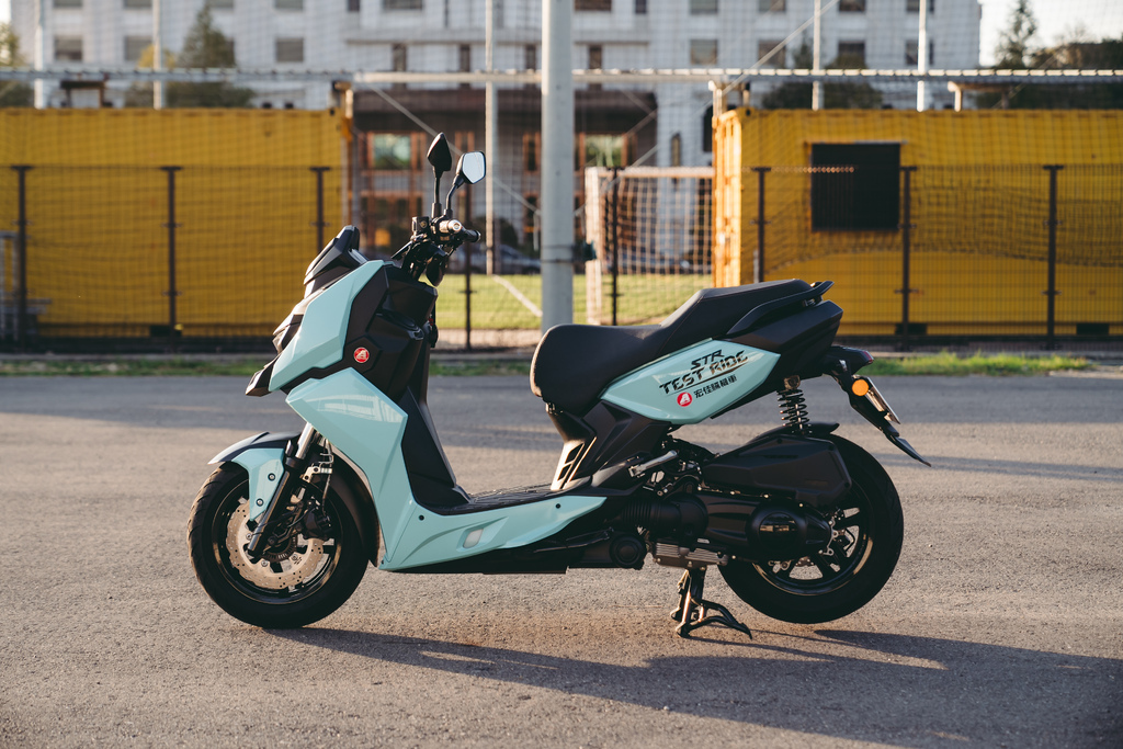 ​​【開箱】宏佳騰機車STR250評價 白牌機車之王 最佳馬