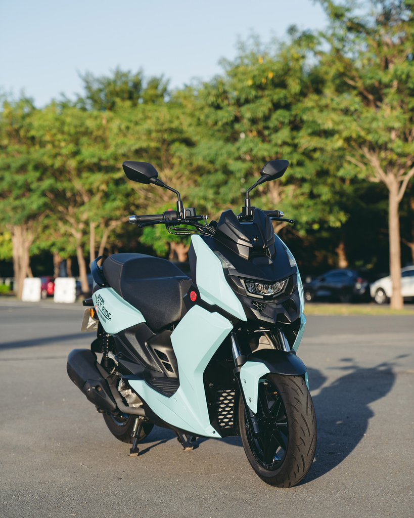 ​​【開箱】宏佳騰機車STR250評價 白牌機車之王 最佳馬