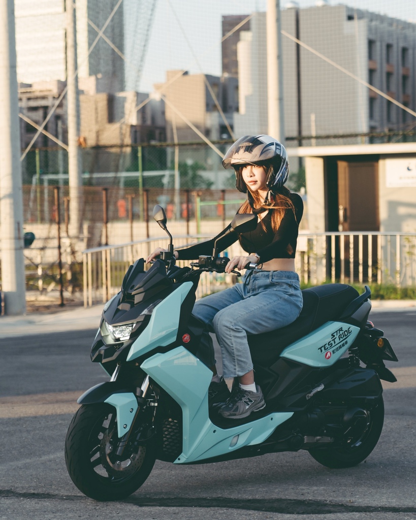 ​​【開箱】宏佳騰機車STR250評價 白牌機車之王 最佳馬