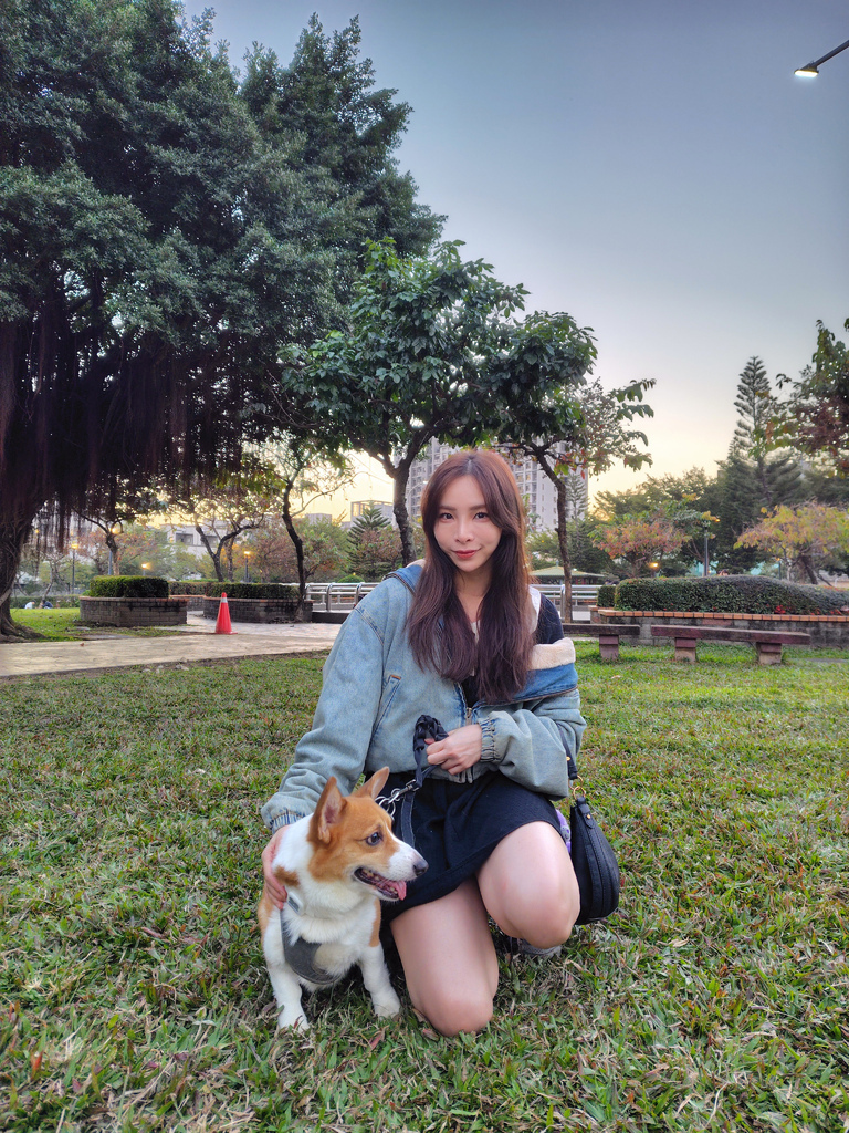 【開箱】輕手機推薦 東京本色日潮直送 SHARP AQUO 【開箱】輕手機推薦 東京本色日潮直送 SHARP AQUO