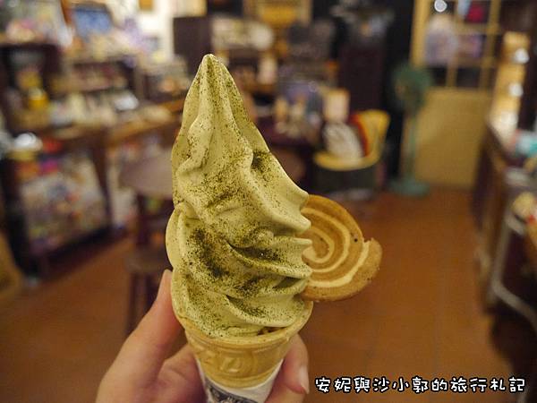 【屏東恆春】南門哩賀手創雜貨 必嘗海霧茶霜淇淋 古物中尋覓文創 霜淇淋,古物,港口茶,手創雜貨,文創,手繪,柑仔店,屏東,恆春,哩賀手創雜貨,古早味,復古