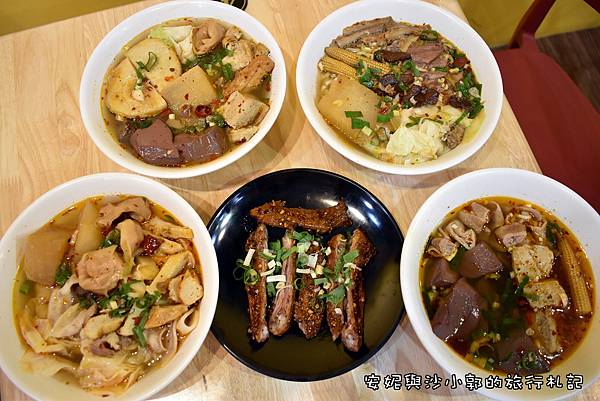 胖媽食堂,麻辣燙,麻辣湯頭,臭豆腐鴨血,火鍋料,新竹美食,辣椒香氣,新竹,餐廳,牛肉麵,吃到
