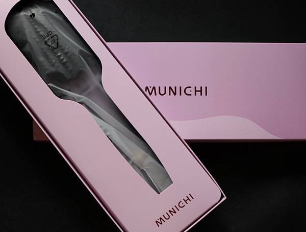 MUNICHI 沐尼黑 溫控直髮梳 ION負離子 直捲兩用 MCH陶瓷防燙梳齒 適合手殘黨的美髮造型工具